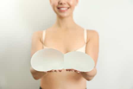 shape and size of female breast 